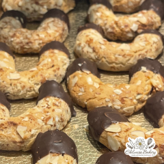 edelweiss-bakery-almond-crescents