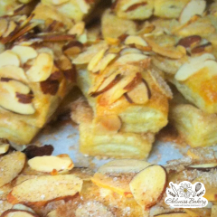 edelweiss-bakery-bear-claw