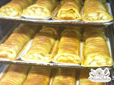 edelweiss-bakery-apple-strudel