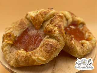 edelweiss-bakery-apricot-danish