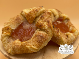 edelweiss-bakery-apricot-danish