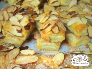 edelweiss-bakery-bear-claw