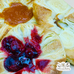 edelweiss-bakery-apricot-cheese-cherry-danishes