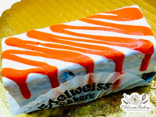 edelweiss-bakery-carrot-cake-slice