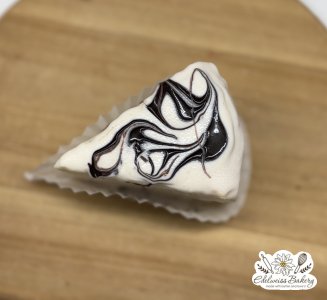 edelweiss-bakery-cheesecake-slice