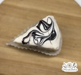 edelweiss-bakery-cheesecake-slice