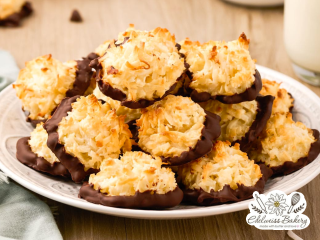 edelweiss-bakery-chocolate-dipped-macarons