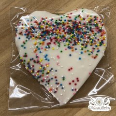 edelweiss-bakery-heart-cookie