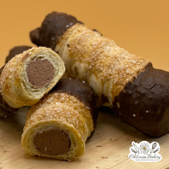 edelweiss-bakery-swiss-cream-horn