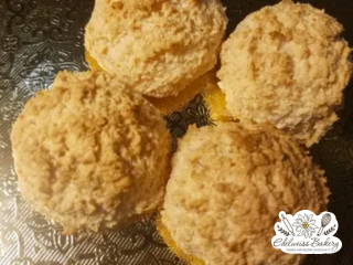 edelweiss-bakery-coconut-macarons