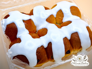 edelweiss-bakery-hot-cross-buns