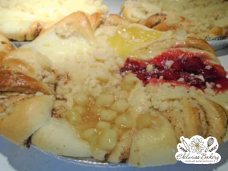 edelweiss-bakery-multi-fruit-ring