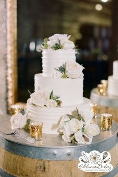 wedding-cake-design-3-stucco-lines-1